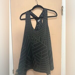 Manuheali’i black and green tank